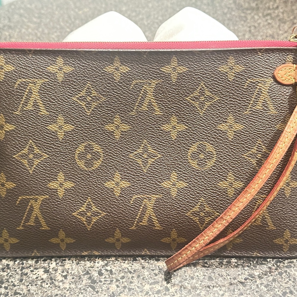 Louis Vuitton Monogram Neverfull MM/GM Pochette Pouch with Peony Pink Interior